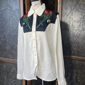 Giani Bernini‎ Snap Button Women's Shirt / Blouse Embroidered With Rose's Size M